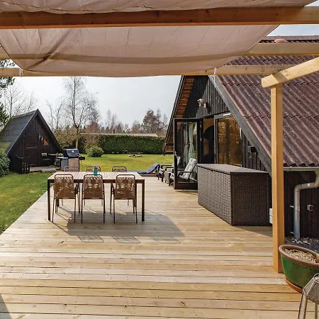 Two-bedroom Holiday In *