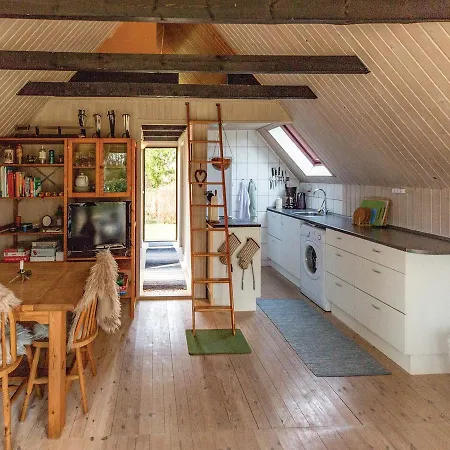 Two-bedroom Holiday In بيت للعطل