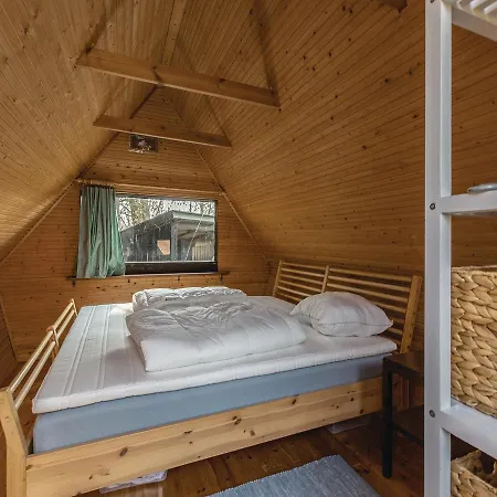 Two-bedroom Holiday In بيت للعطل