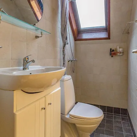 بيت للعطل Two-bedroom Holiday In *